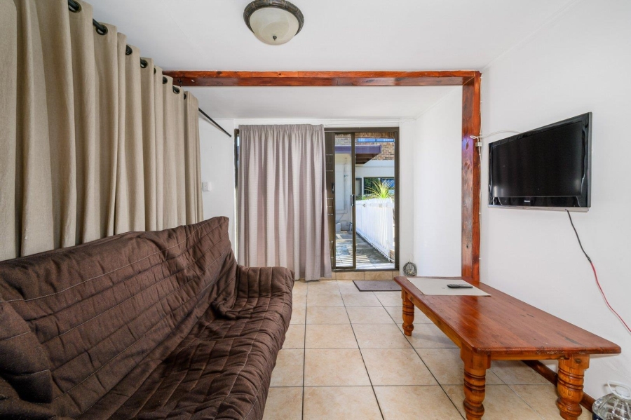 8 Bedroom Property for Sale in Summerstrand Eastern Cape